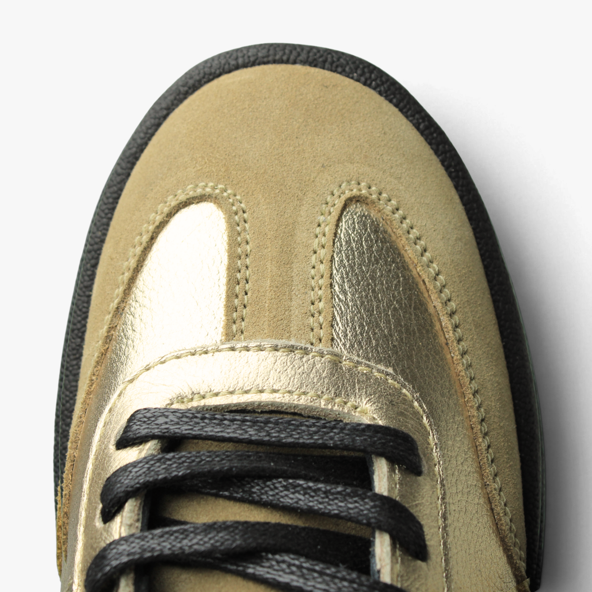 48010 Zapatilla Urbana Dorado Nude