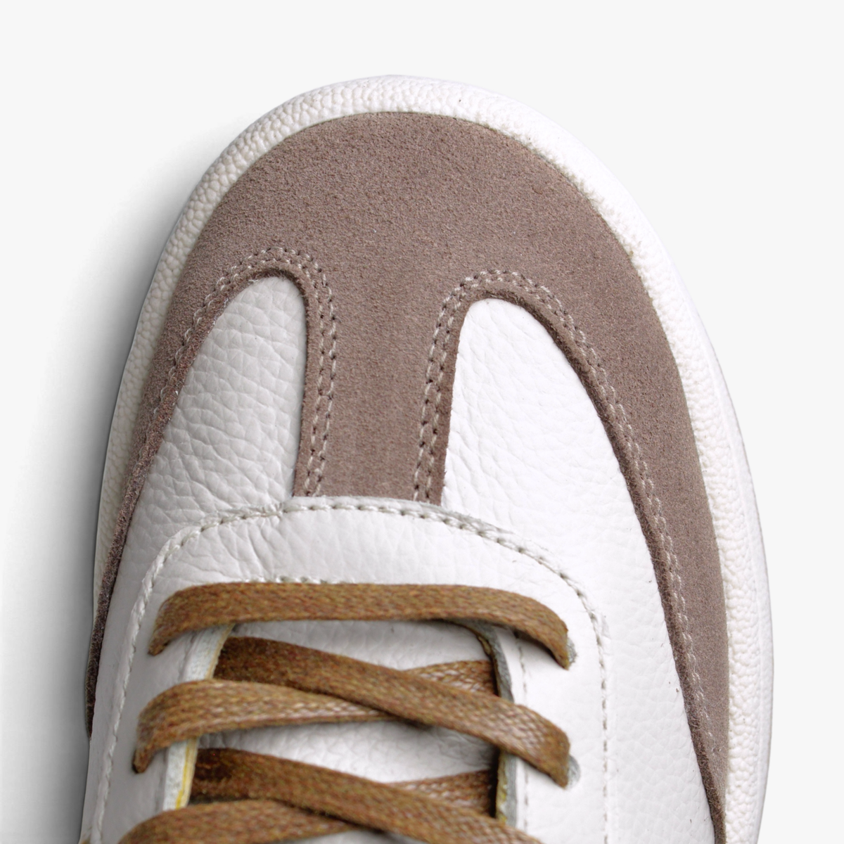 48010 Zapatilla Urbana Hueso Cocoa